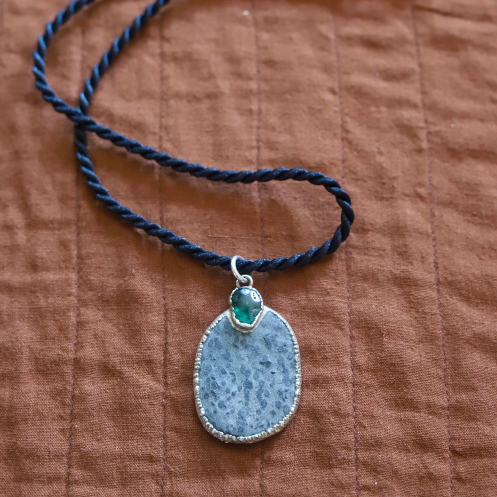 Rock and sea glass pendant in silver casting. Like New!